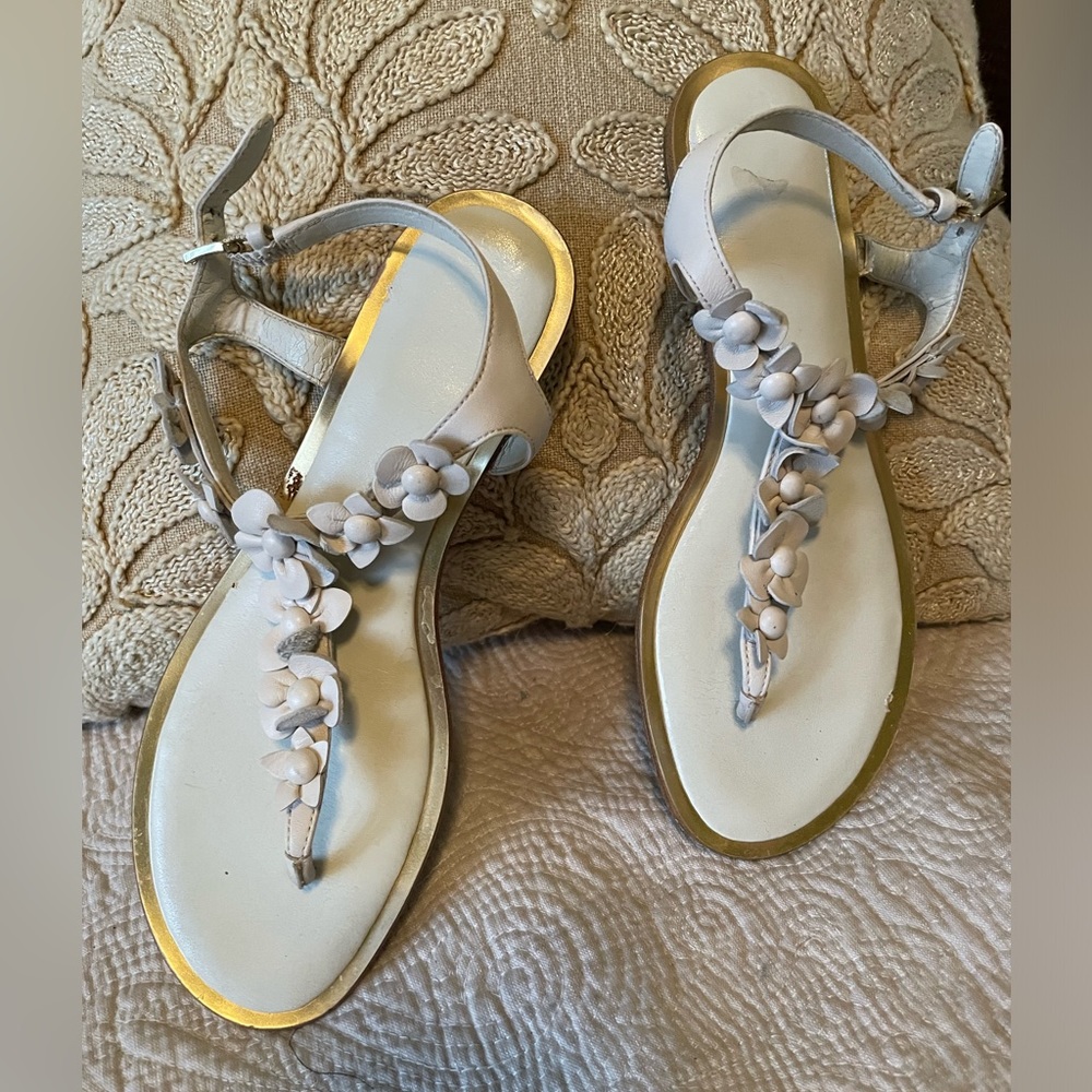 Beautiful Michael Kors, leather flower, sandals